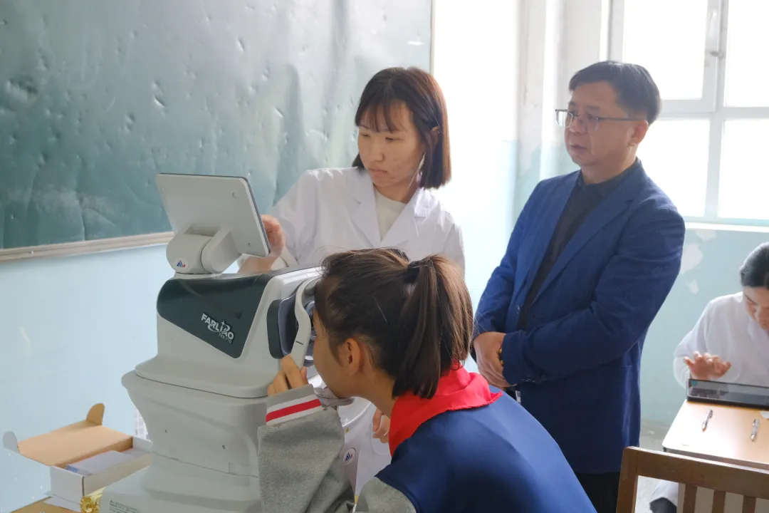 在筛查现场2.jpg 在筛查现场2.jpg