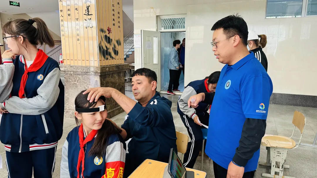 在筛查现场4.jpg 在筛查现场4.jpg
